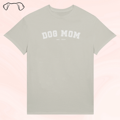 "Dog Mom/Dad est." omalla vuosiluvulla - personoitava t-paita