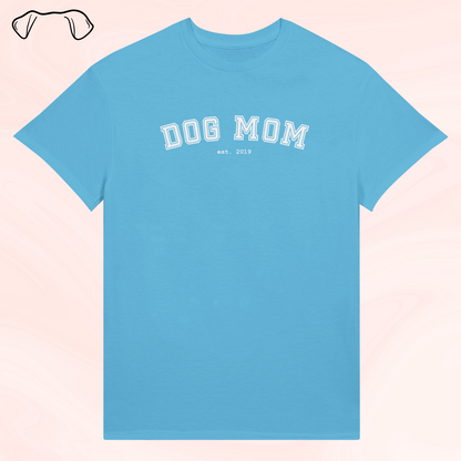 "Dog Mom/Dad est." omalla vuosiluvulla - personoitava t-paita